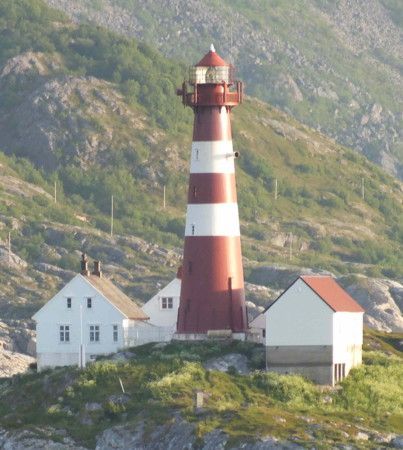 https://mdw-travel-data-us-east-1.s3.amazonaws.com/img/country/Norway/Landegode-Lighthouse/img_02.jpg