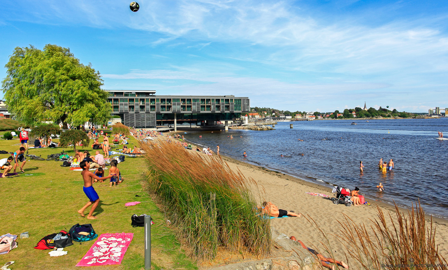 https://mdw-travel-data-us-east-1.s3.amazonaws.com/img/country/Norway/Larvik-Indoor-Play-Park/img_02.jpg
