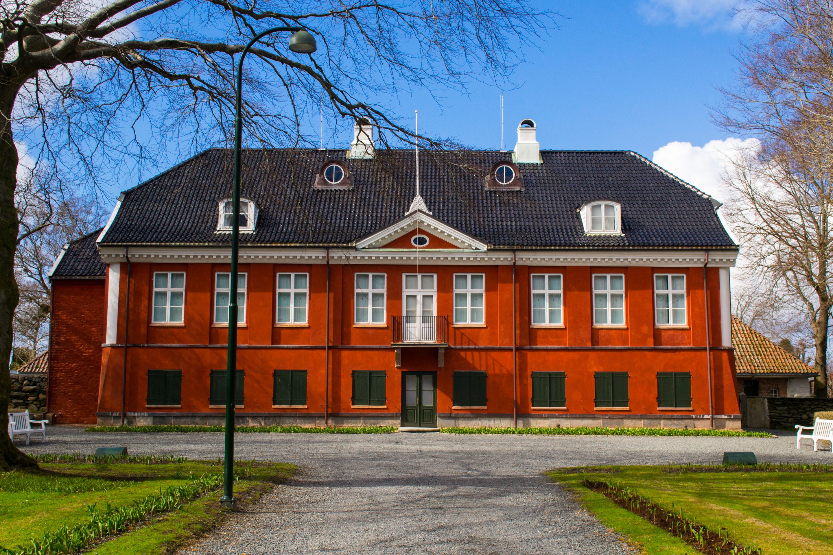 https://mdw-travel-data-us-east-1.s3.amazonaws.com/img/country/Norway/Ledaal/img_03.jpg