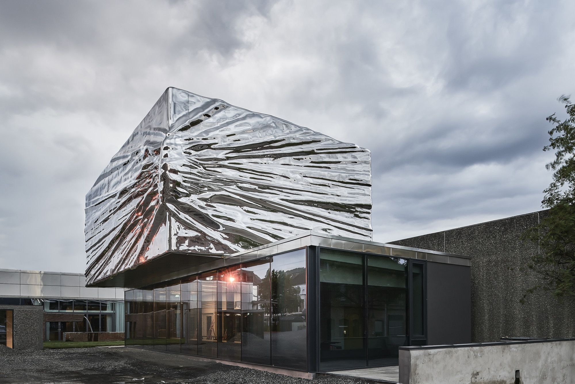 https://mdw-travel-data-us-east-1.s3.amazonaws.com/img/country/Norway/Lillehammer-Art-Museum/img_02.jpg