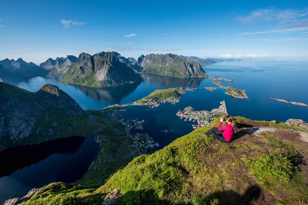 https://mdw-travel-data-us-east-1.s3.amazonaws.com/img/country/Norway/Lofoten/img_01.jpg