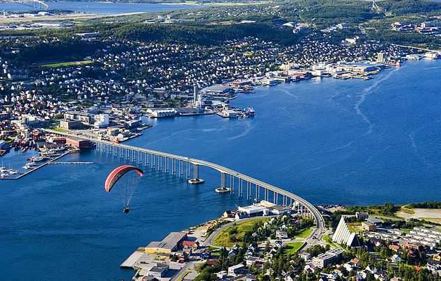 https://mdw-travel-data-us-east-1.s3.amazonaws.com/img/country/Norway/Lutsivogsvatnet/img_03.jpg