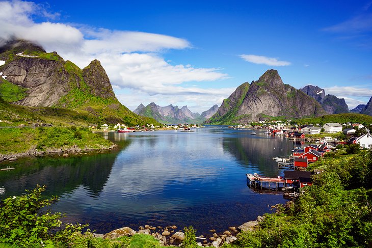 https://mdw-travel-data-us-east-1.s3.amazonaws.com/img/country/Norway/Meland-Park/img_02.jpg