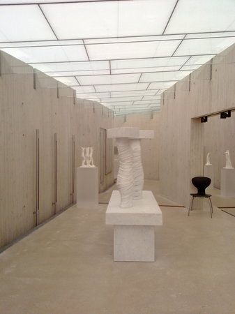 https://mdw-travel-data-us-east-1.s3.amazonaws.com/img/country/Norway/Midtasen-Sculpture-Park/img_03.jpg