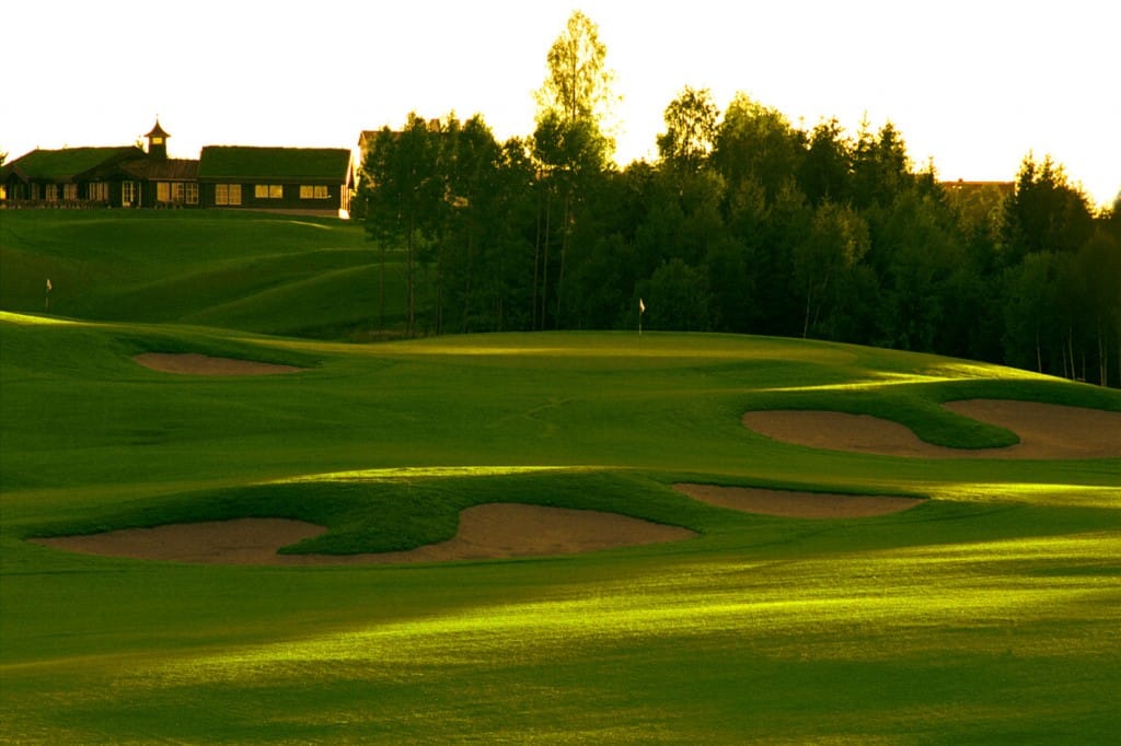 https://mdw-travel-data-us-east-1.s3.amazonaws.com/img/country/Norway/Miklagard-Golf/img_01.jpg