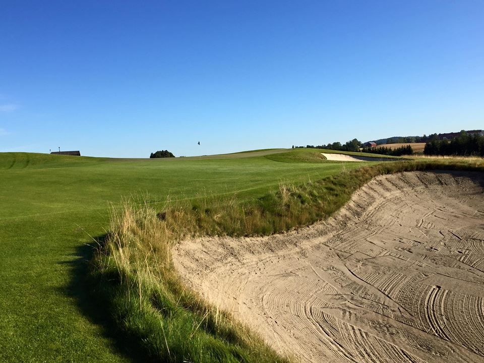 https://mdw-travel-data-us-east-1.s3.amazonaws.com/img/country/Norway/Miklagard-Golf/img_02.jpg