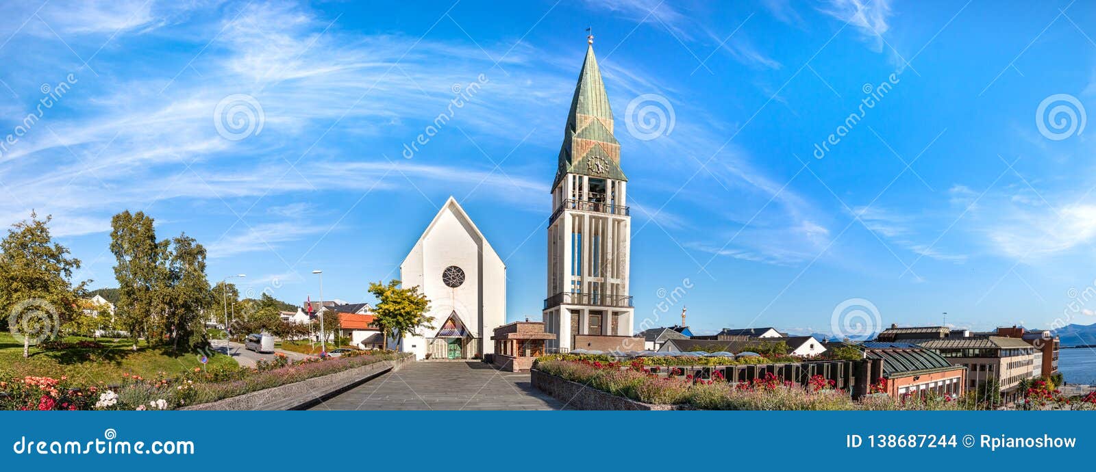 https://mdw-travel-data-us-east-1.s3.amazonaws.com/img/country/Norway/Molde-Cathedral/img_01.jpg