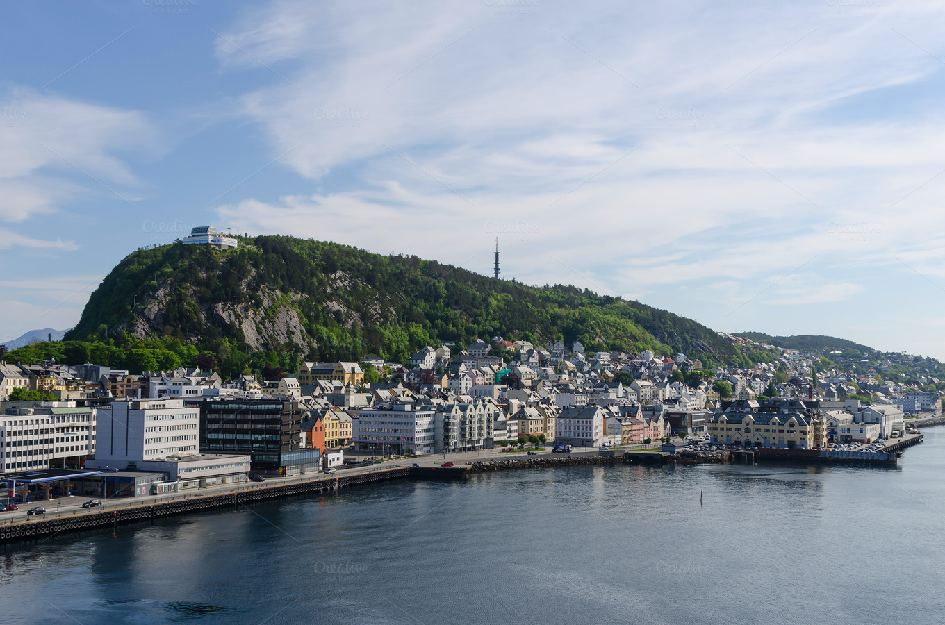 https://mdw-travel-data-us-east-1.s3.amazonaws.com/img/country/Norway/Mount-Aksla/img_00.jpg