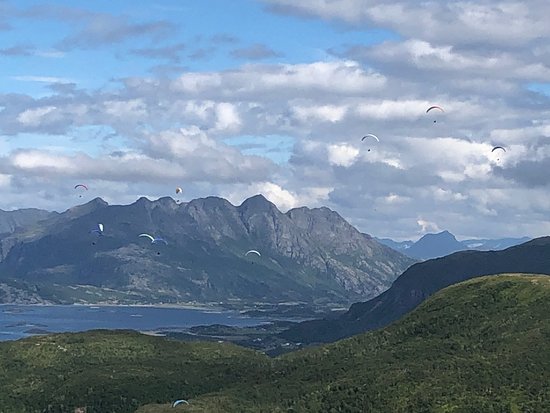 https://mdw-travel-data-us-east-1.s3.amazonaws.com/img/country/Norway/Mount-Ronvik/img_02.jpg