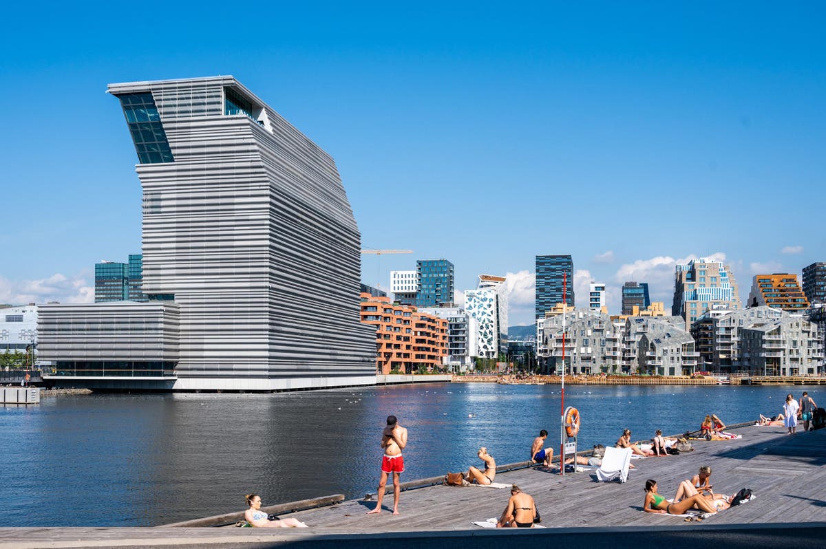https://mdw-travel-data-us-east-1.s3.amazonaws.com/img/country/Norway/Munch-Museum/img_01.jpg