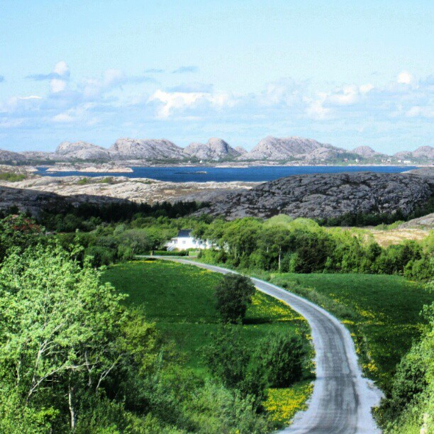 https://mdw-travel-data-us-east-1.s3.amazonaws.com/img/country/Norway/Namsos-Havnegata/img_01.jpg