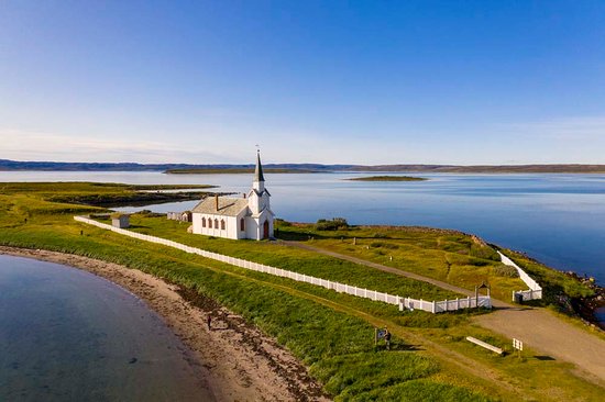https://mdw-travel-data-us-east-1.s3.amazonaws.com/img/country/Norway/Nesseby-Church/img_01.jpg