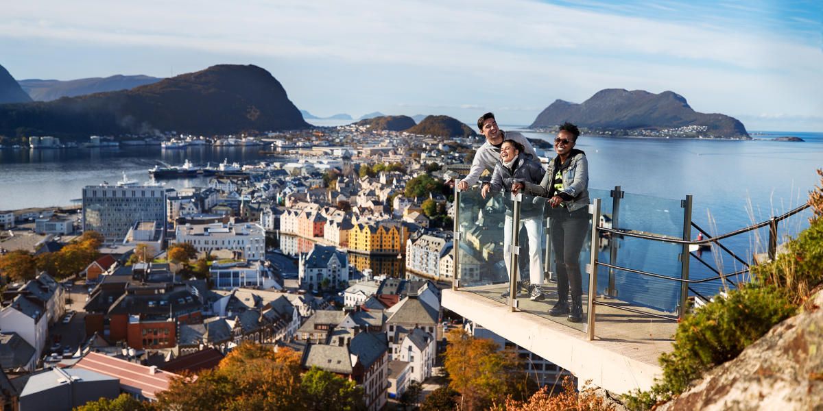 https://mdw-travel-data-us-east-1.s3.amazonaws.com/img/country/Norway/Nettbuss-Travel-Agency/img_03.jpg