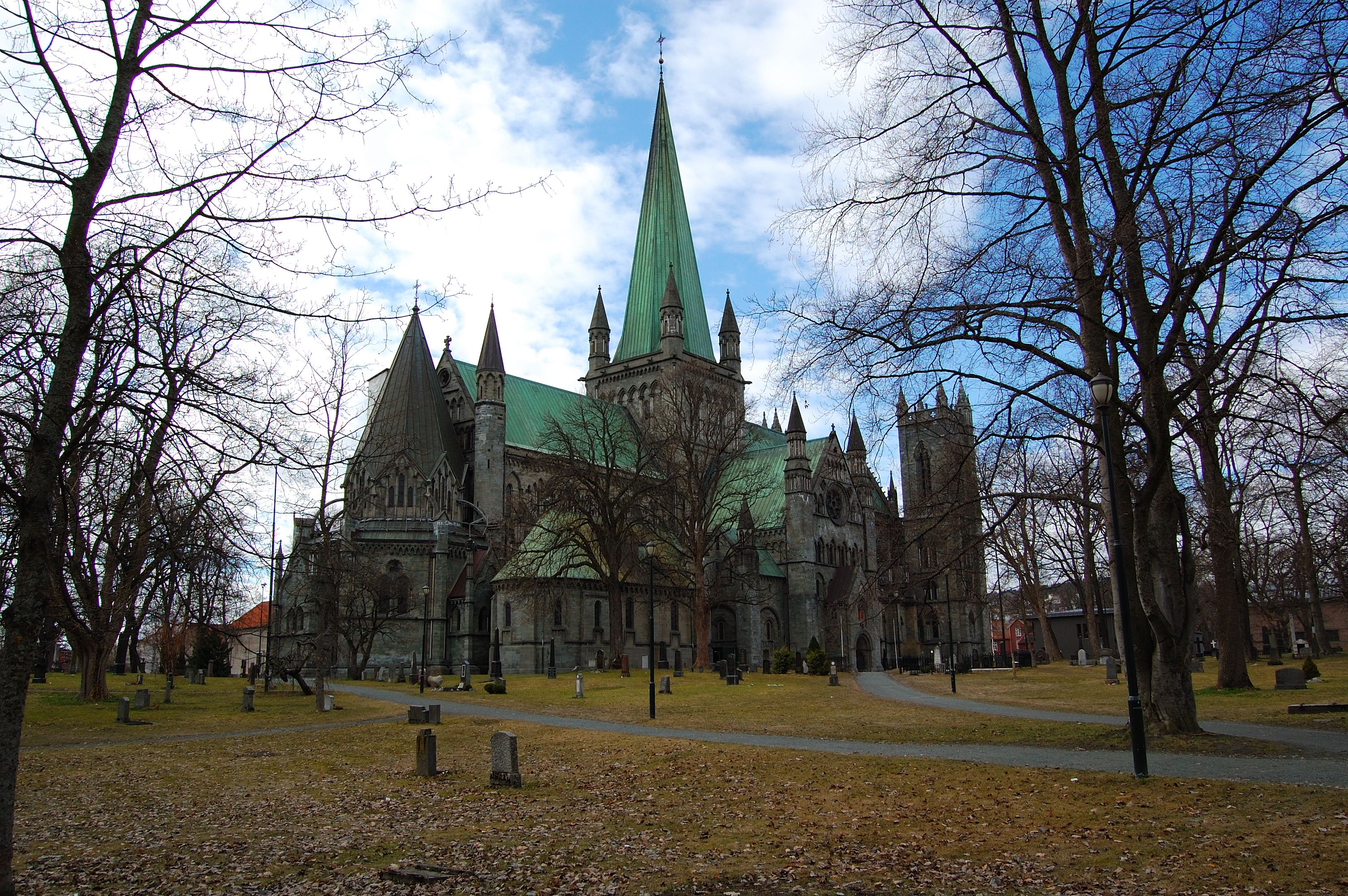 https://mdw-travel-data-us-east-1.s3.amazonaws.com/img/country/Norway/Nidaros-Cathedral/img_02.jpg