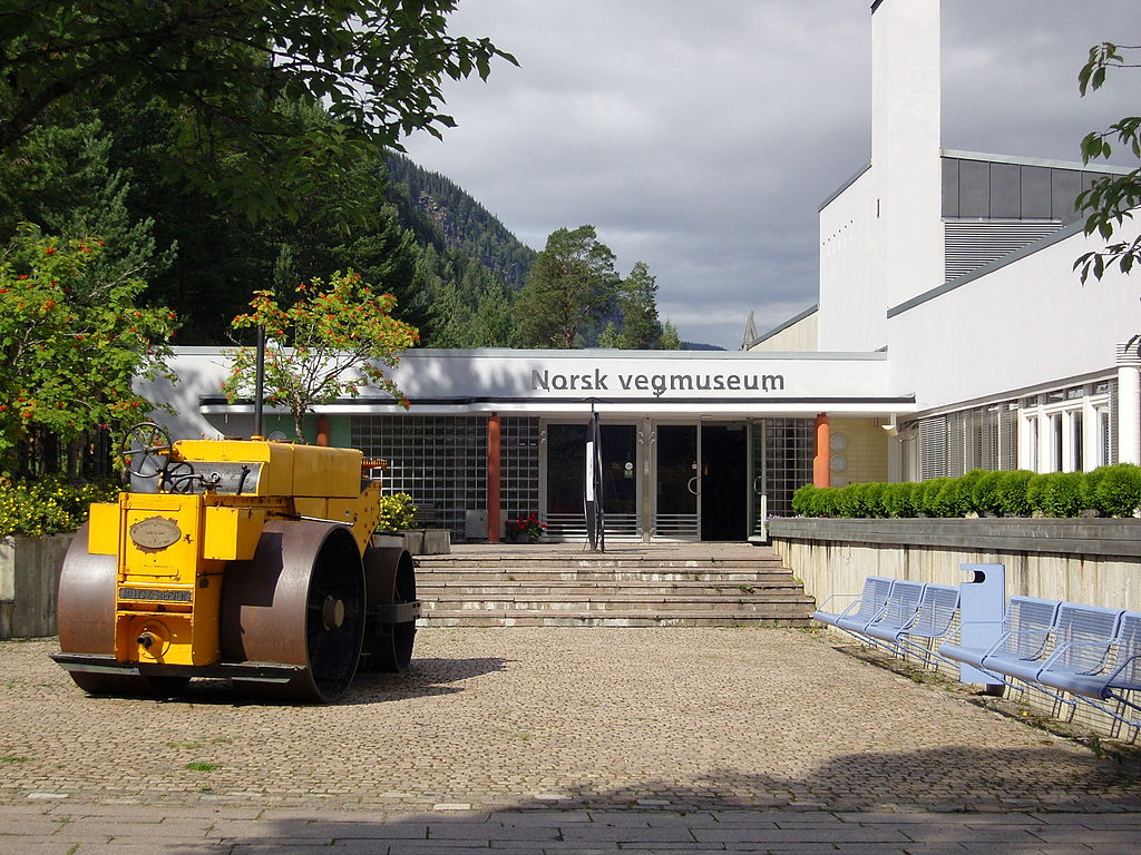 https://mdw-travel-data-us-east-1.s3.amazonaws.com/img/country/Norway/Norsk-Vegmuseum/img_01.jpg