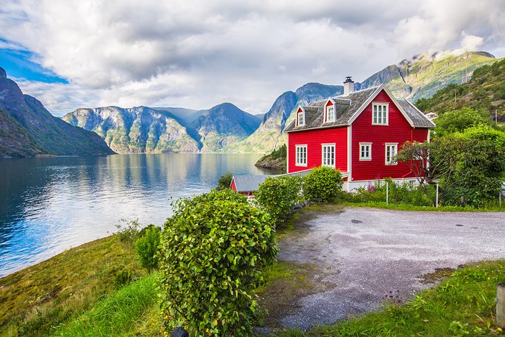 https://mdw-travel-data-us-east-1.s3.amazonaws.com/img/country/Norway/Norwegian-Emigrant-Museum/img_01.jpg