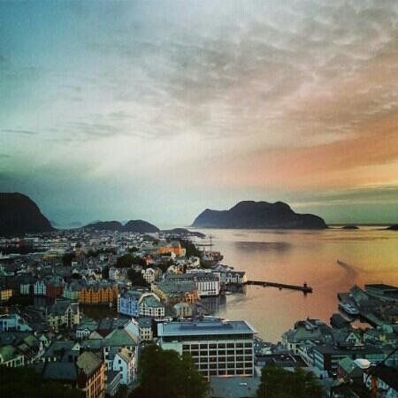 https://mdw-travel-data-us-east-1.s3.amazonaws.com/img/country/Norway/Nyseterhogda-viewpoint/img_02.jpg