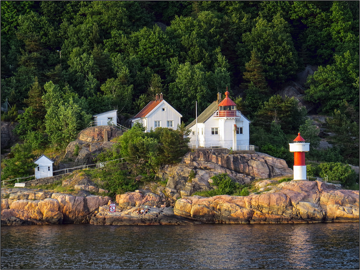 https://mdw-travel-data-us-east-1.s3.amazonaws.com/img/country/Norway/Odderoya-Island/img_00.jpg