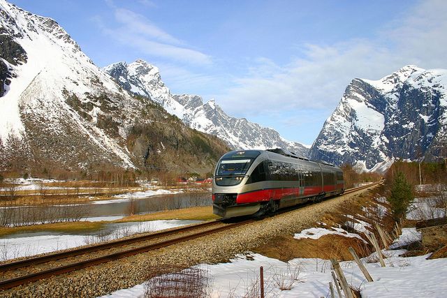 https://mdw-travel-data-us-east-1.s3.amazonaws.com/img/country/Norway/Rauma-Railway/img_01.jpg