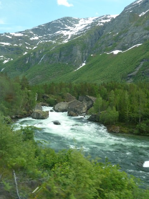 https://mdw-travel-data-us-east-1.s3.amazonaws.com/img/country/Norway/Rauma-Railway/img_03.jpg