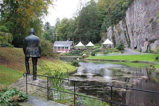 https://mdw-travel-data-us-east-1.s3.amazonaws.com/img/country/Norway/Ravnedalen-Naturpark/img_01.jpg