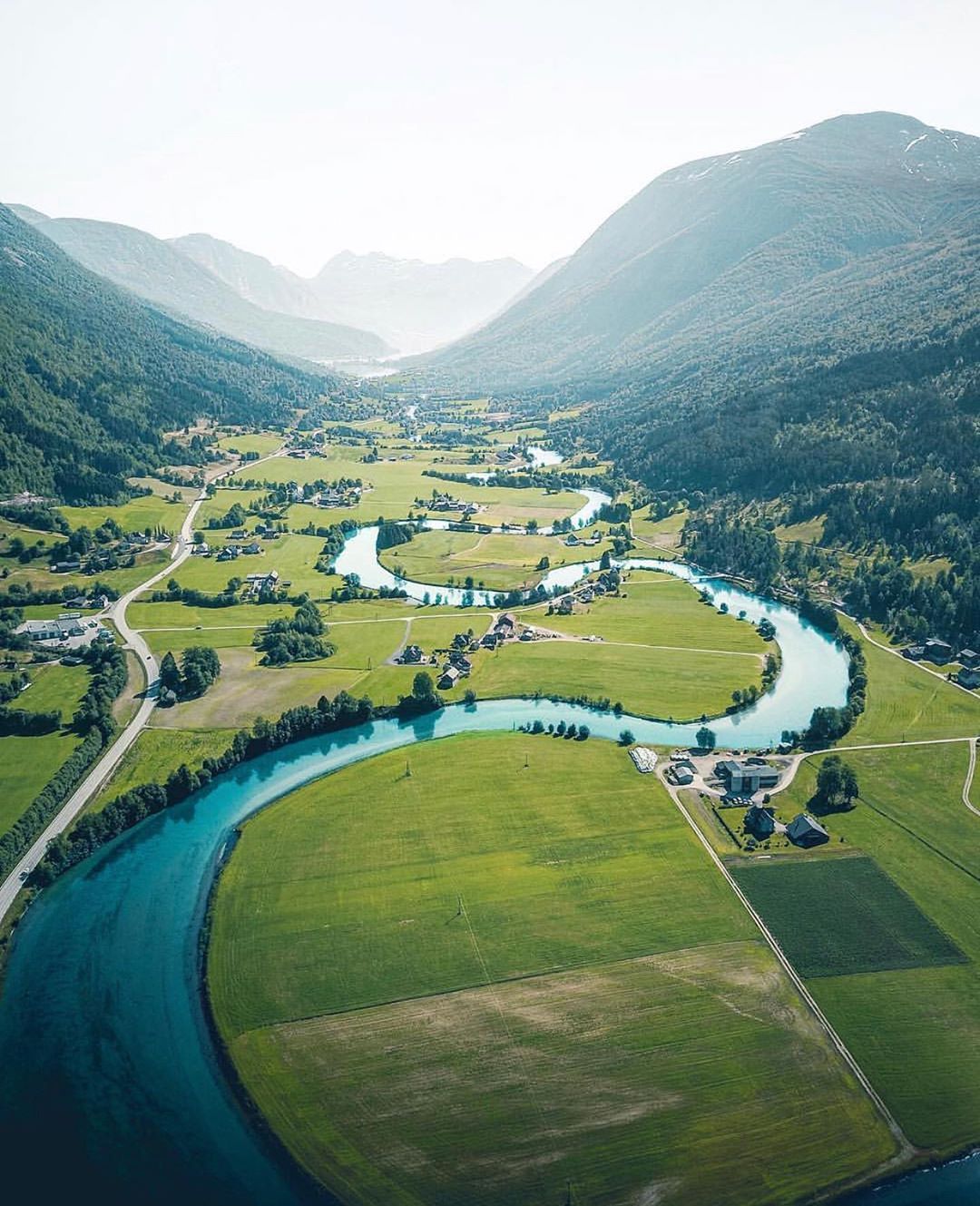 https://mdw-travel-data-us-east-1.s3.amazonaws.com/img/country/Norway/Repparfjord-River/img_03.jpg