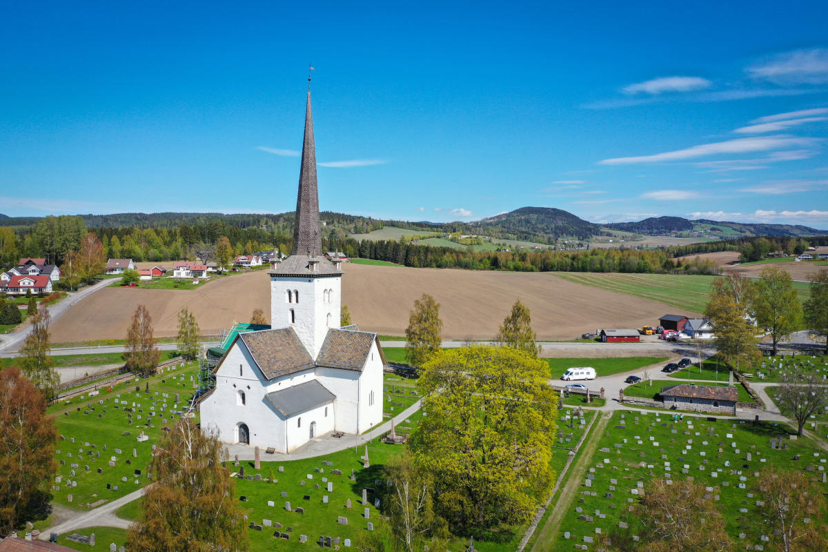 https://mdw-travel-data-us-east-1.s3.amazonaws.com/img/country/Norway/Ringsaker-Church/img_02.jpg