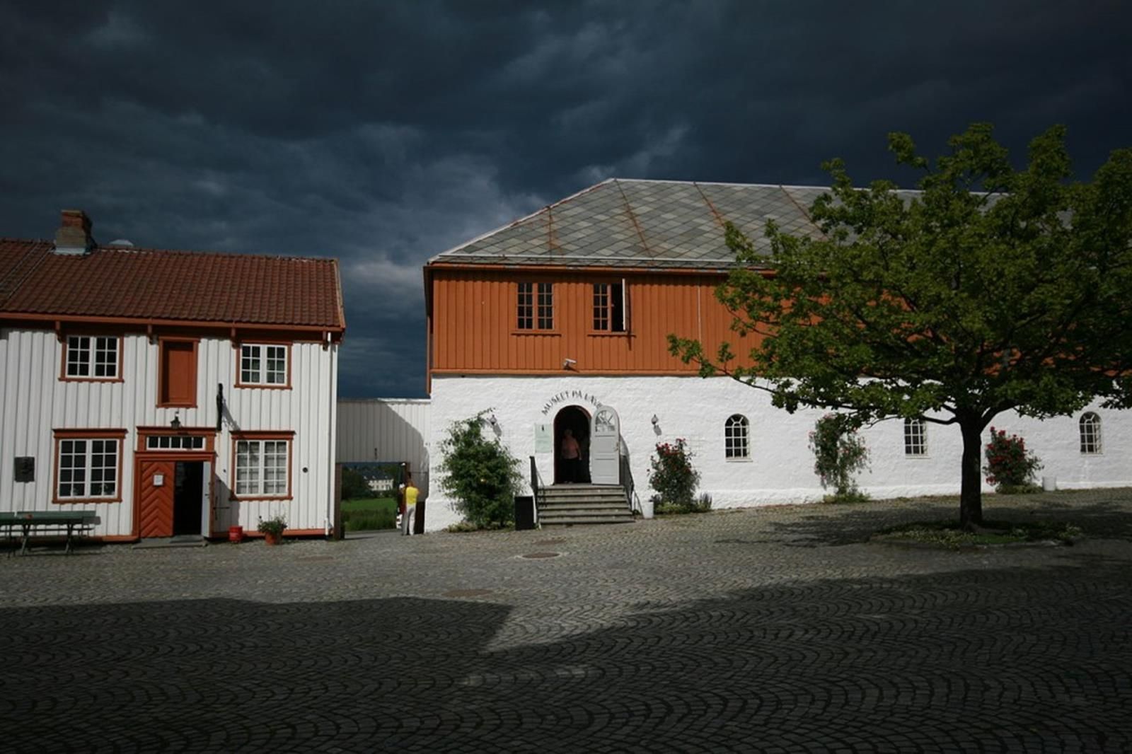 https://mdw-travel-data-us-east-1.s3.amazonaws.com/img/country/Norway/Ringve-Museum/img_00.jpg