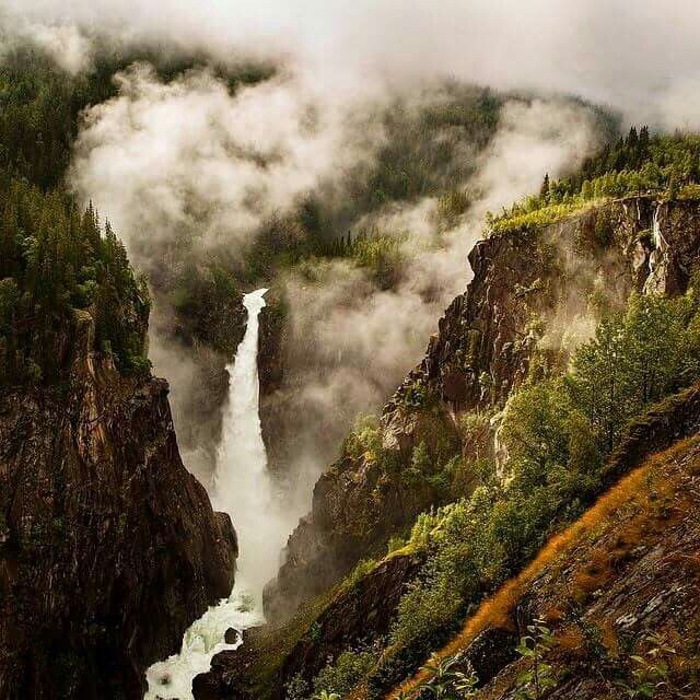 https://mdw-travel-data-us-east-1.s3.amazonaws.com/img/country/Norway/Rjukanfossen-Waterfall/img_00.jpg