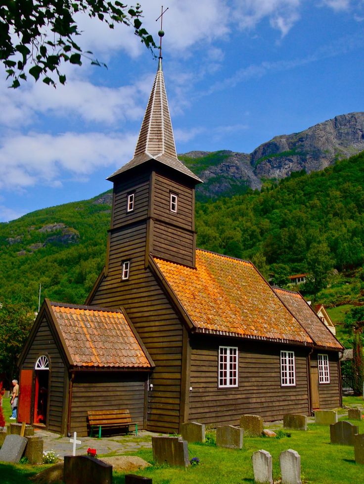 https://mdw-travel-data-us-east-1.s3.amazonaws.com/img/country/Norway/Ronvik-Church/img_02.jpg