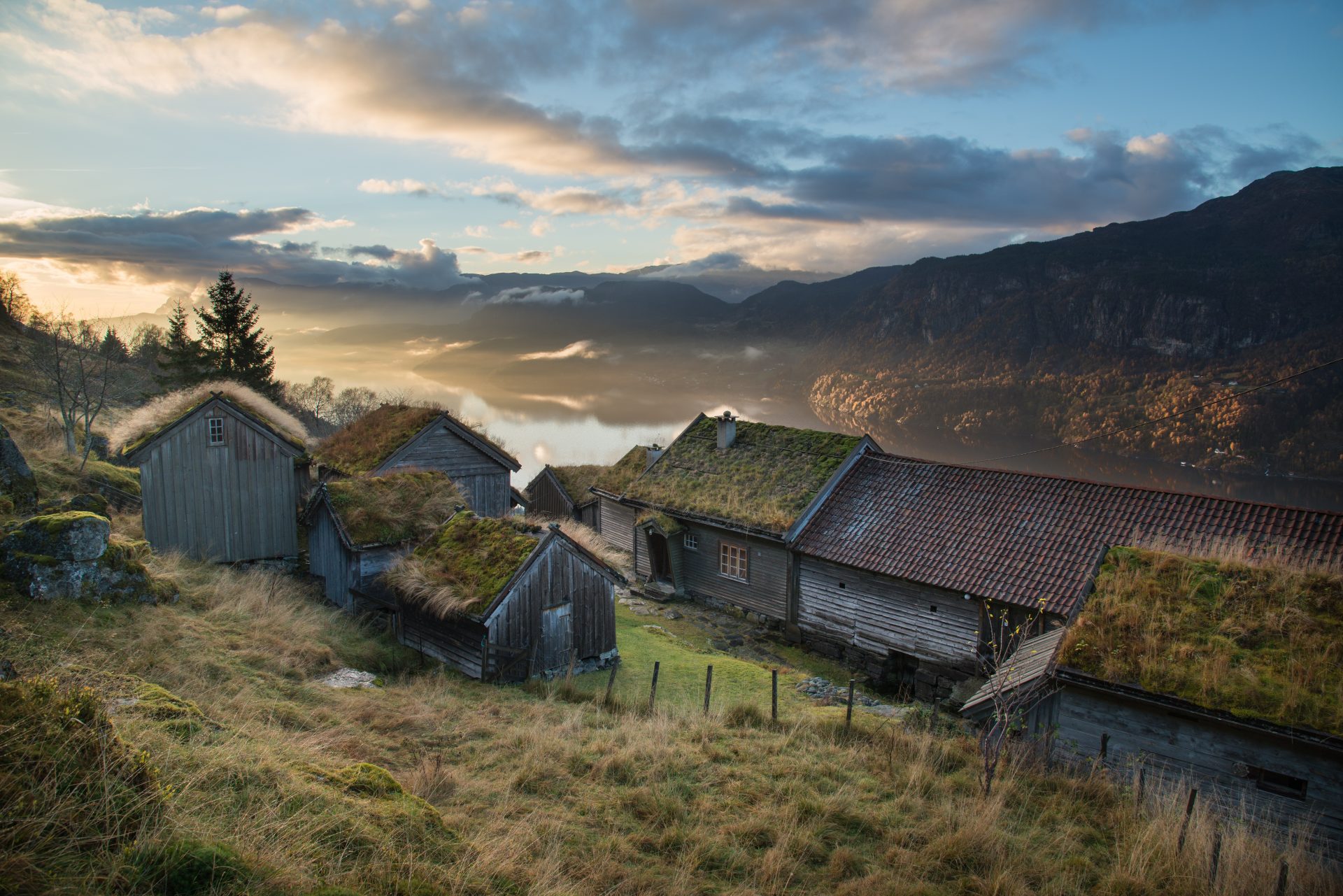 https://mdw-travel-data-us-east-1.s3.amazonaws.com/img/country/Norway/Ryfylke/img_01.jpg
