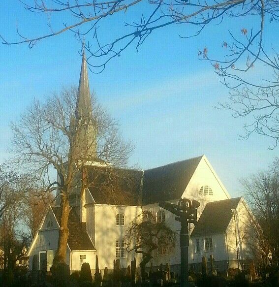 https://mdw-travel-data-us-east-1.s3.amazonaws.com/img/country/Norway/Sandar-Historical-Village/img_02.jpg