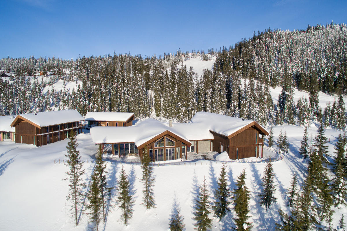 https://mdw-travel-data-us-east-1.s3.amazonaws.com/img/country/Norway/Sjusjoen-Ski-Center/img_03.jpg