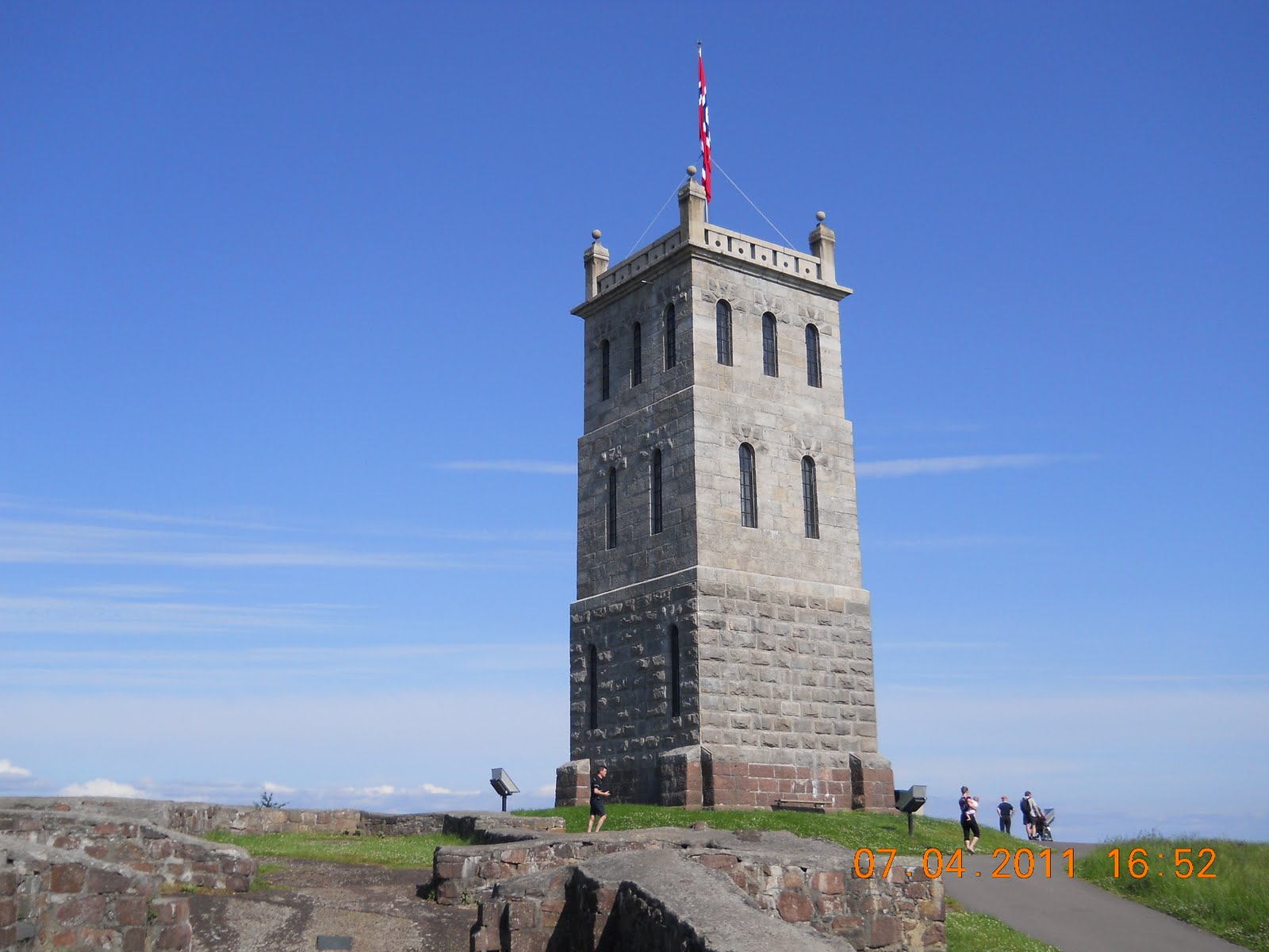 https://mdw-travel-data-us-east-1.s3.amazonaws.com/img/country/Norway/Slottsfjell-Tower/img_01.jpg