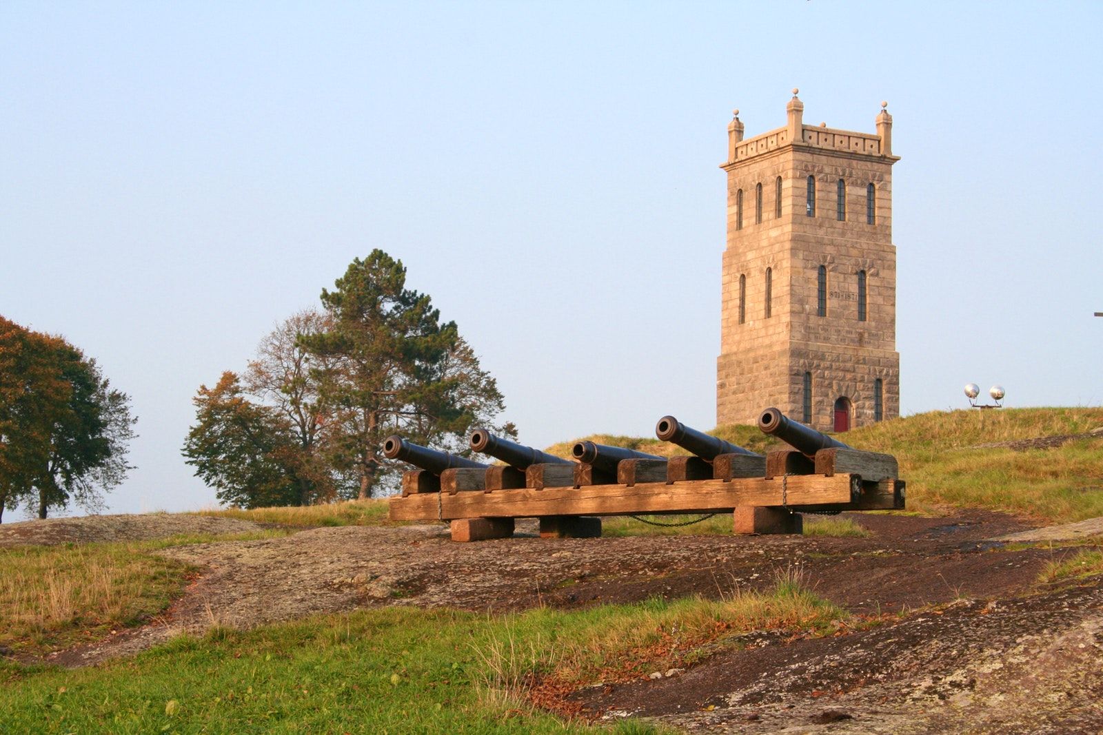 https://mdw-travel-data-us-east-1.s3.amazonaws.com/img/country/Norway/Slottsfjell-Tower/img_03.jpg