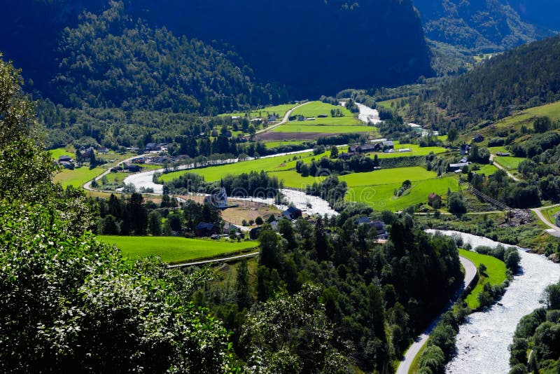 https://mdw-travel-data-us-east-1.s3.amazonaws.com/img/country/Norway/Sognefjellet-National-Tourist-Route/img_03.jpg