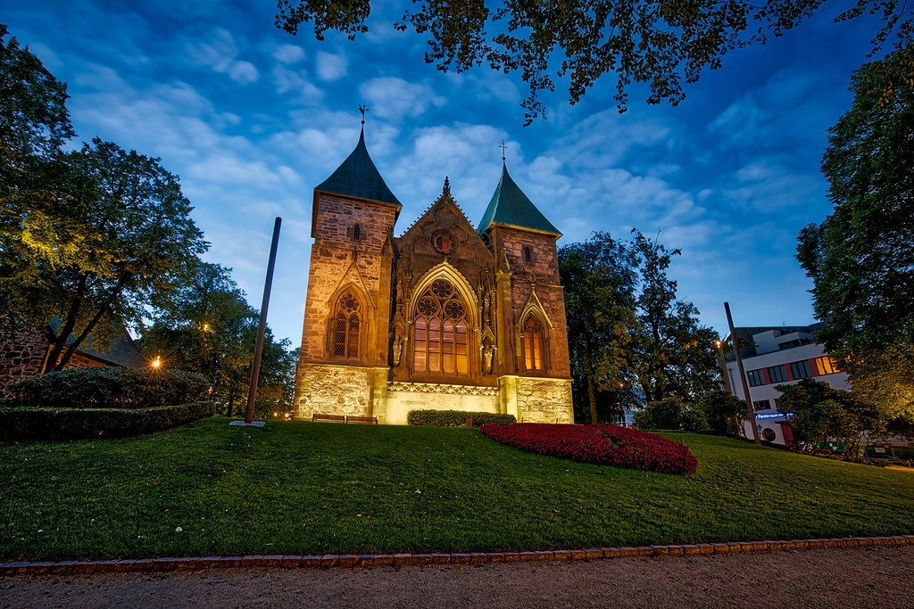 https://mdw-travel-data-us-east-1.s3.amazonaws.com/img/country/Norway/Stavanger-Cathedral/img_01.jpg