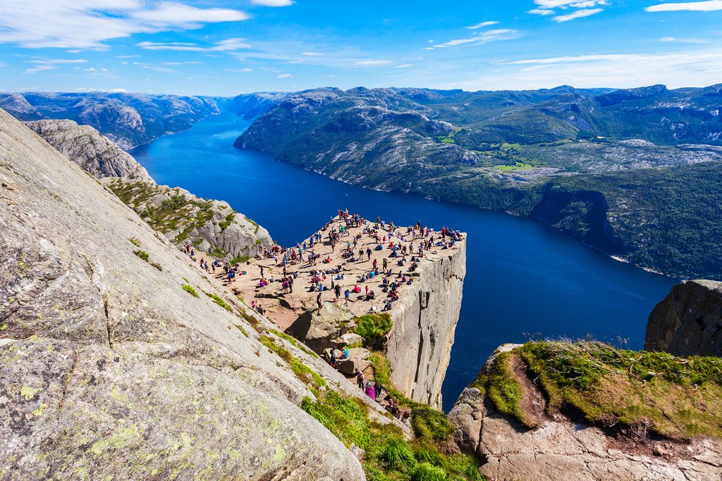 https://mdw-travel-data-us-east-1.s3.amazonaws.com/img/country/Norway/Stavanger-Stadium/img_02.jpg