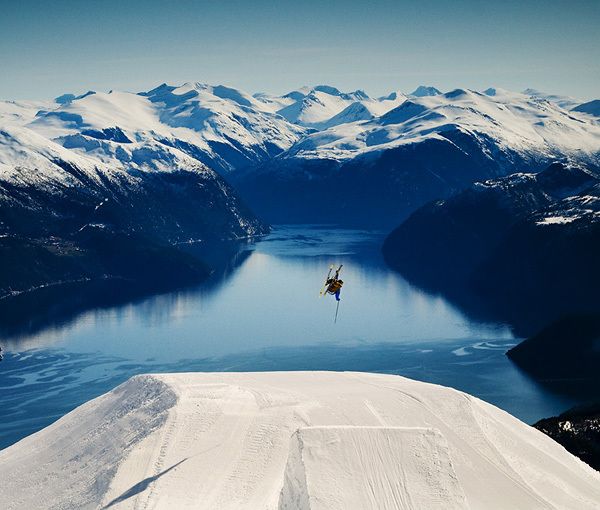 https://mdw-travel-data-us-east-1.s3.amazonaws.com/img/country/Norway/Stranda-Ski-Resort/img_01.jpg