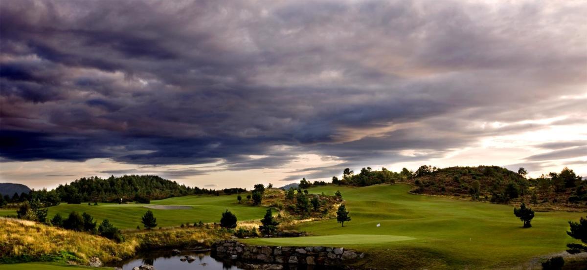 https://mdw-travel-data-us-east-1.s3.amazonaws.com/img/country/Norway/Sveio-Golf-Club/img_01.jpg