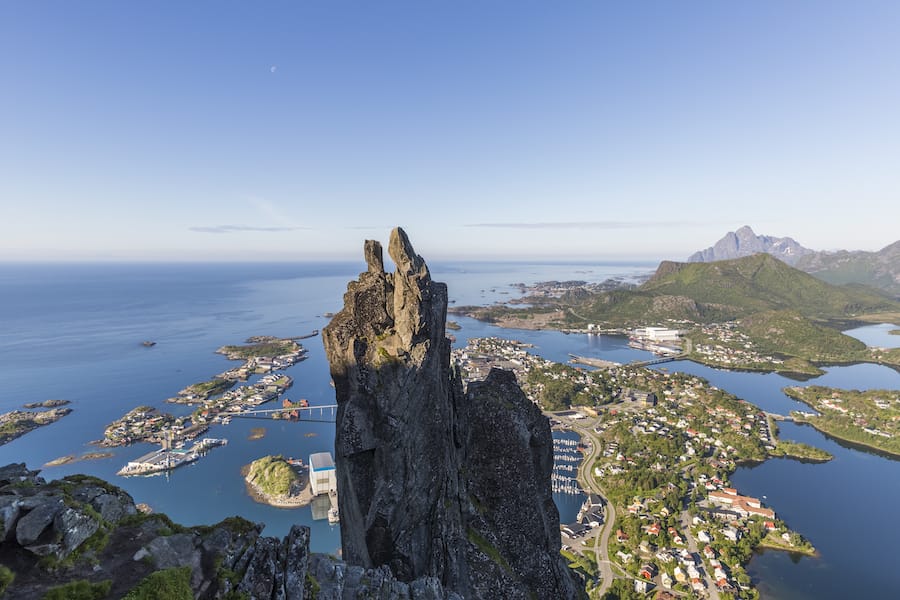 https://mdw-travel-data-us-east-1.s3.amazonaws.com/img/country/Norway/Svolvaergeita/img_00.jpg