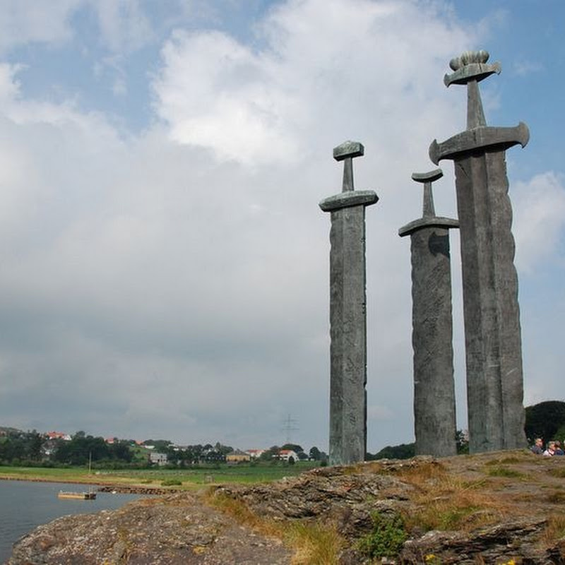 https://mdw-travel-data-us-east-1.s3.amazonaws.com/img/country/Norway/Swords-in-Rock/img_01.jpg