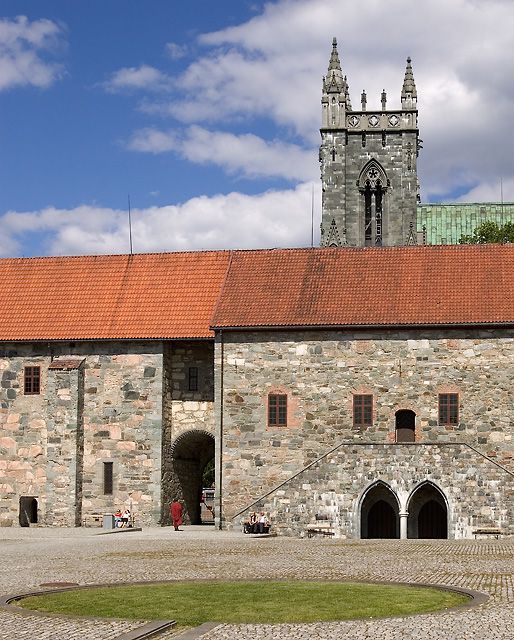 https://mdw-travel-data-us-east-1.s3.amazonaws.com/img/country/Norway/The-Archbishops-Palace/img_00.jpg