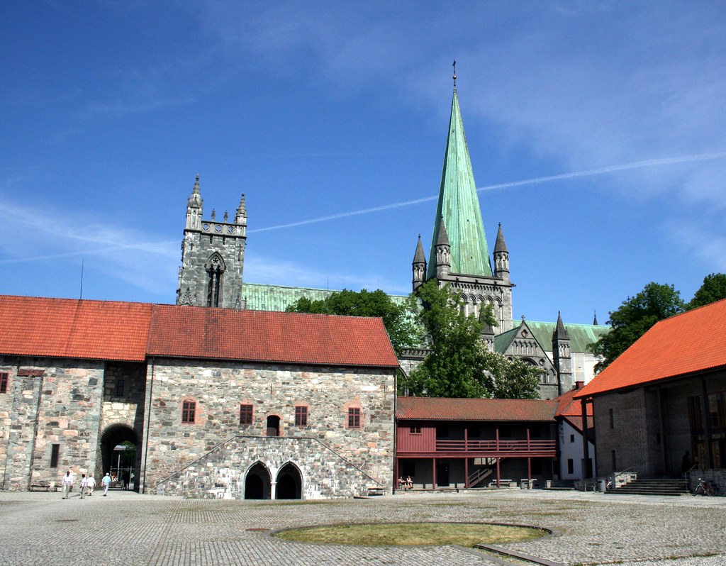 https://mdw-travel-data-us-east-1.s3.amazonaws.com/img/country/Norway/The-Archbishops-Palace/img_02.jpg
