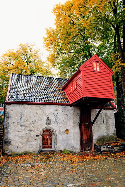 https://mdw-travel-data-us-east-1.s3.amazonaws.com/img/country/Norway/The-Old-Town-Model/img_00.jpg