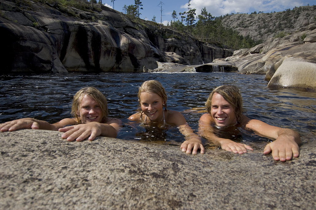 https://mdw-travel-data-us-east-1.s3.amazonaws.com/img/country/Norway/The-Potholes-at-Nissedal/img_02.jpg
