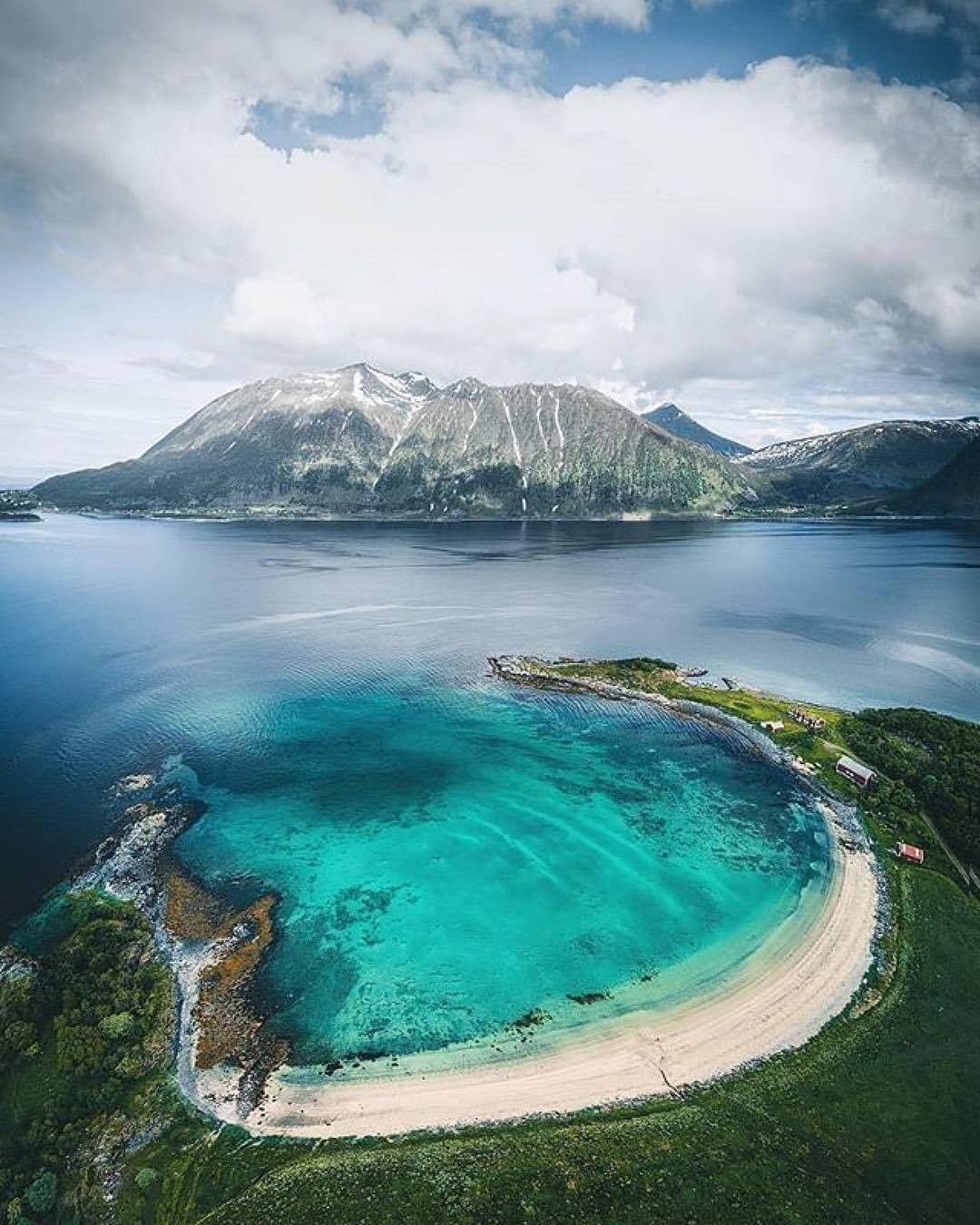 https://mdw-travel-data-us-east-1.s3.amazonaws.com/img/country/Norway/Tresse-Beach/img_02.jpg