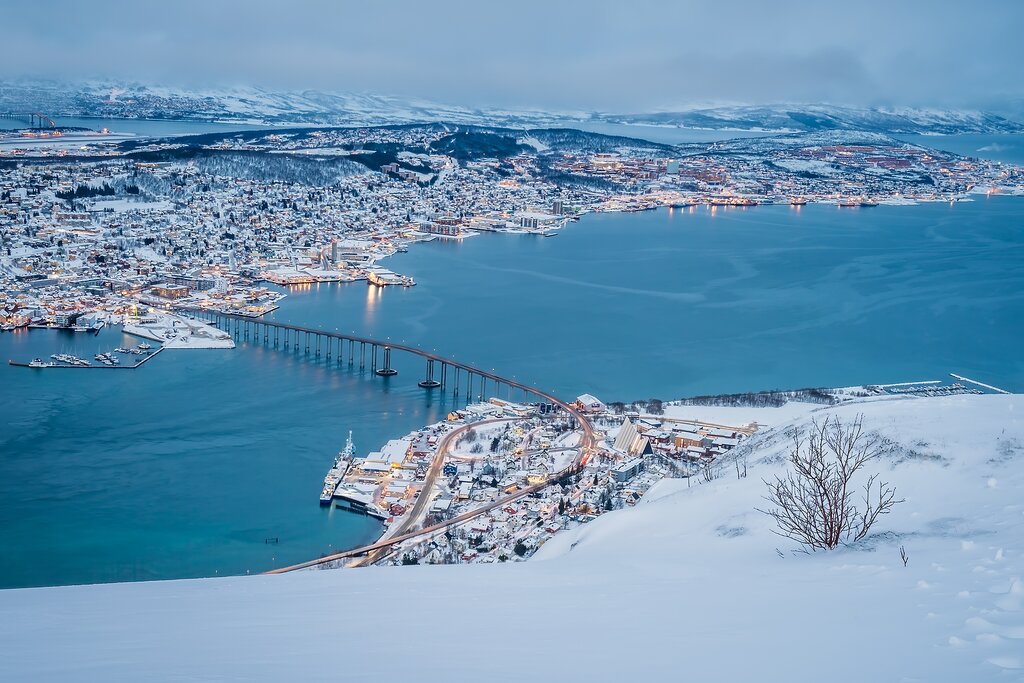 https://mdw-travel-data-us-east-1.s3.amazonaws.com/img/country/Norway/Tromso-Wilderness-Centre/img_02.jpg