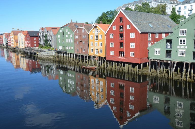 https://mdw-travel-data-us-east-1.s3.amazonaws.com/img/country/Norway/Trondheim/img_01.jpg