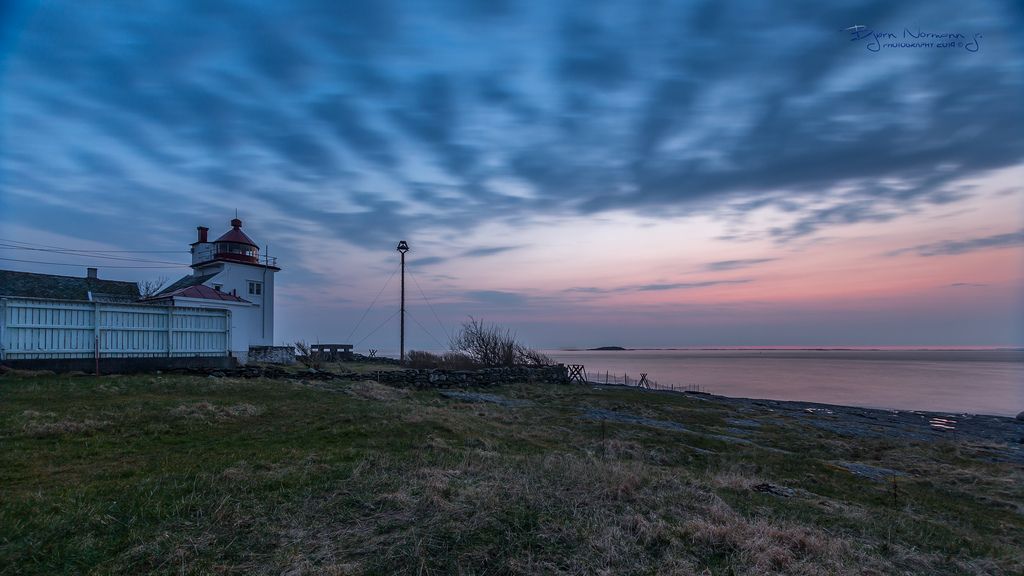 https://mdw-travel-data-us-east-1.s3.amazonaws.com/img/country/Norway/Tungenes-Lighthouse/img_00.jpg